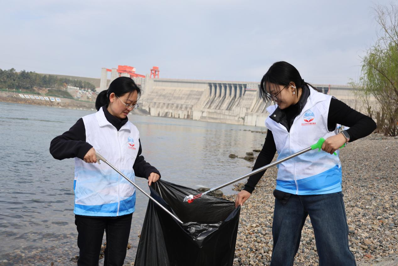 凈灘護(hù)水行動(dòng)1